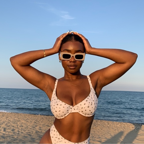 Sisters & Seekers retro sunglasses - Picture 1 of 6